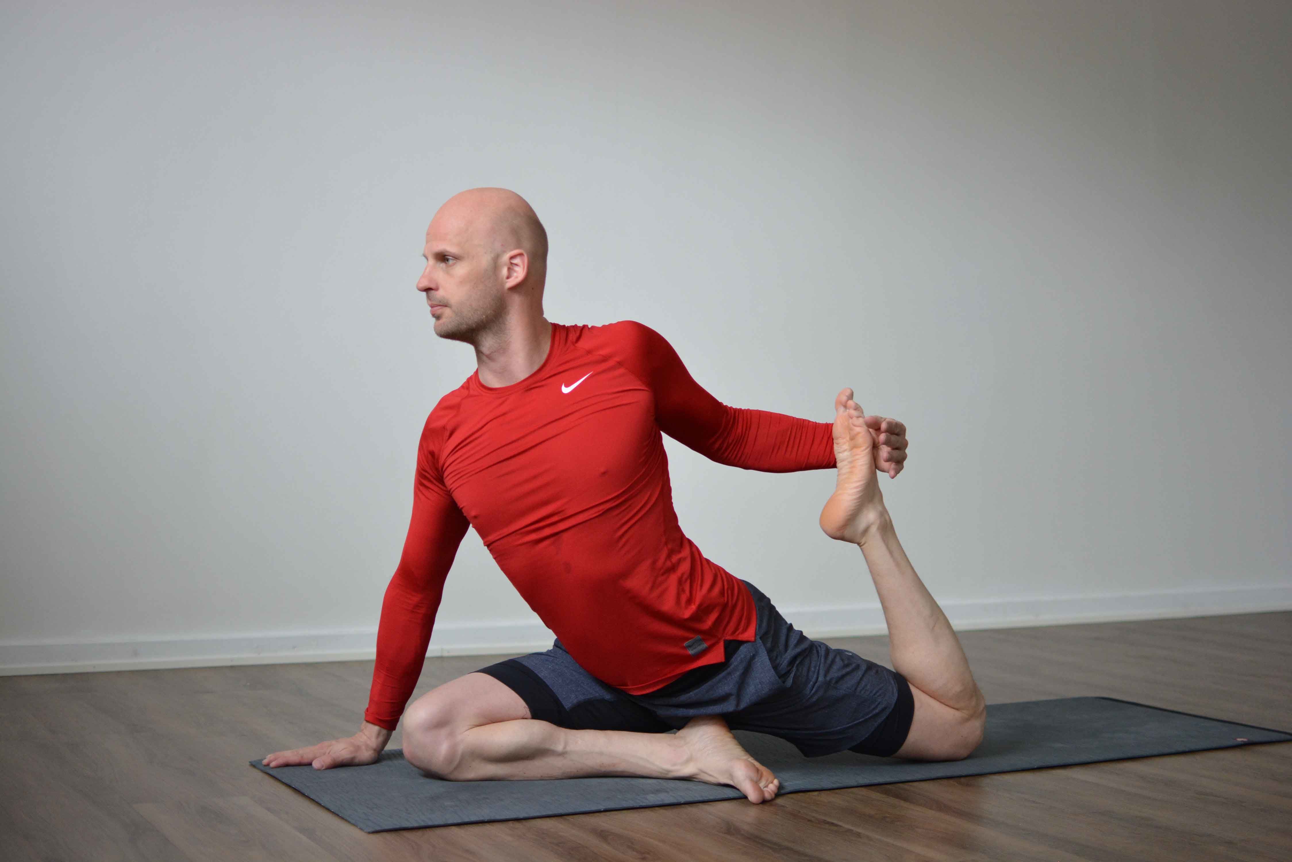 Eka Pada Rajakapotasana 1 Enbent Duva Yoga Uppsala
